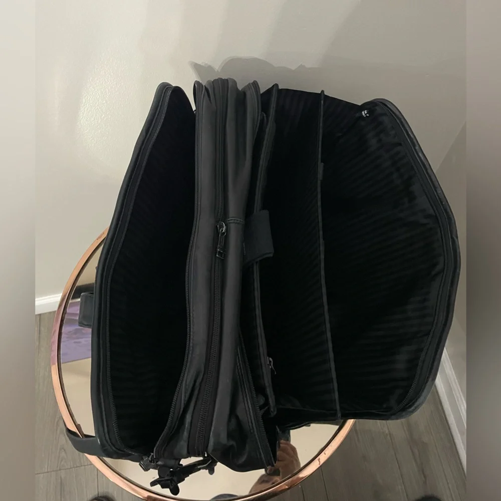 Tumi Leather Expandable Organizer‎ Laptop Briefcase Messenger Bag
